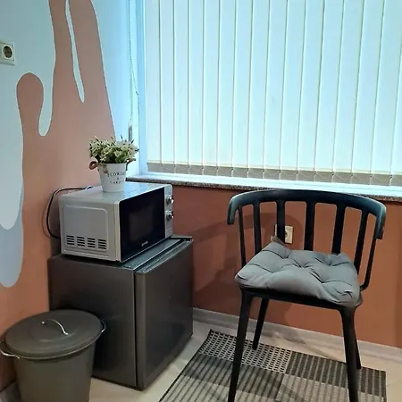 студио цвят/ Colour *